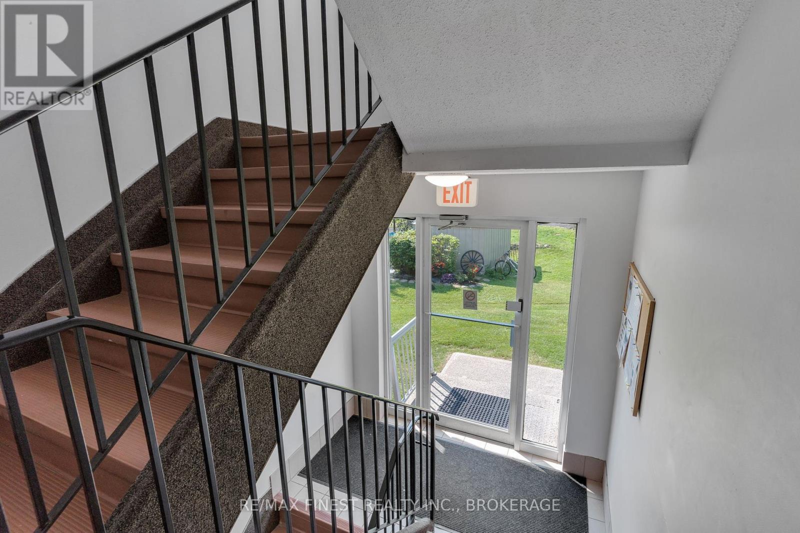 403 - 540 Talbot Place, Gananoque, Ontario  K7G 3C6 - Photo 4 - X12107617
