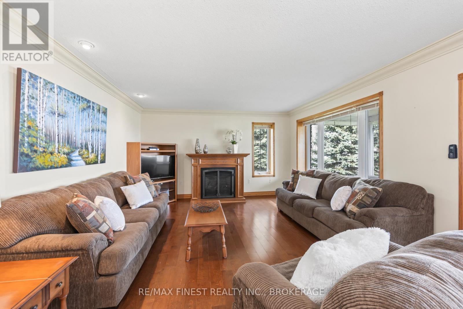 2800 Front Road, Loyalist, Ontario  K0H 2S0 - Photo 26 - X12108704