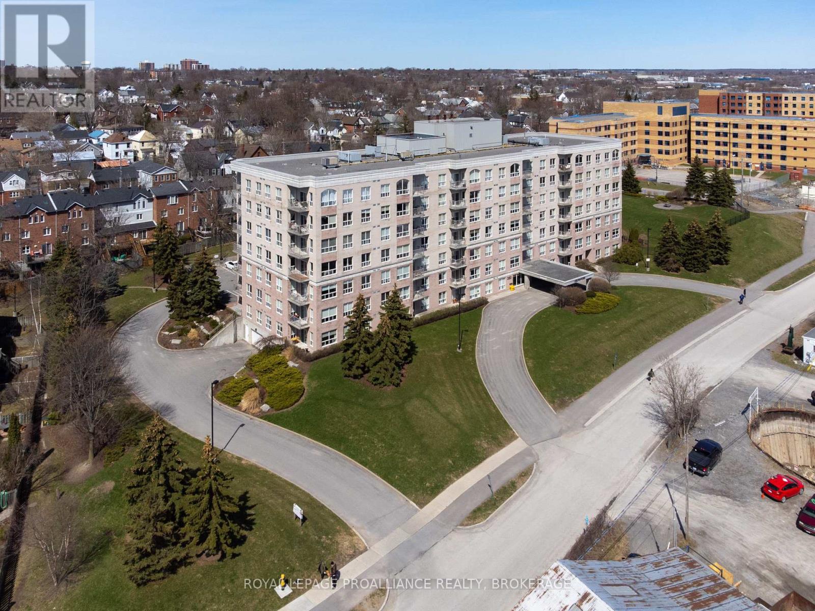 205 - 350 Wellington Street, Kingston, Ontario  K7K 7J7 - Photo 1 - X12110591