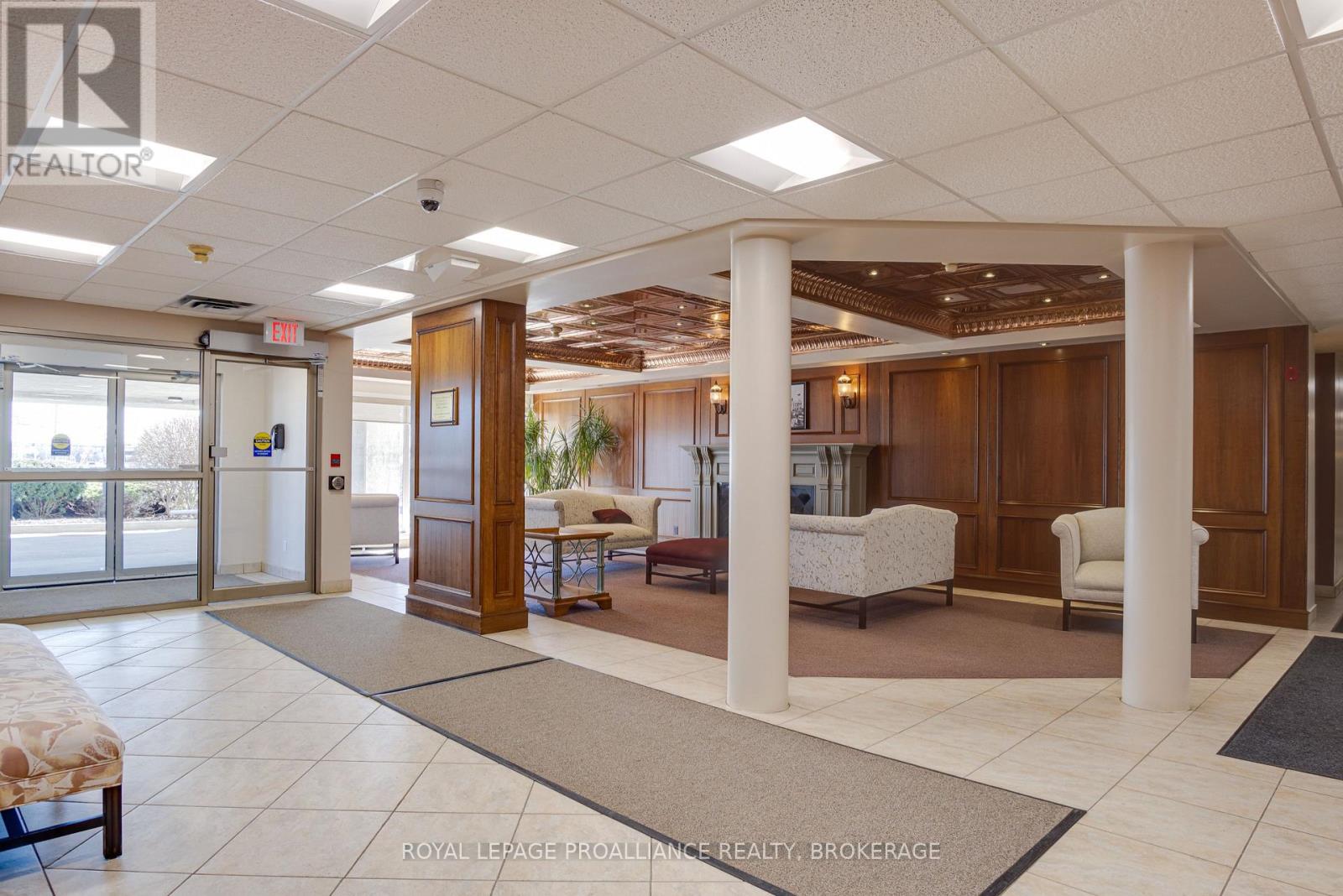 205 - 350 Wellington Street, Kingston, Ontario  K7K 7J7 - Photo 2 - X12110591
