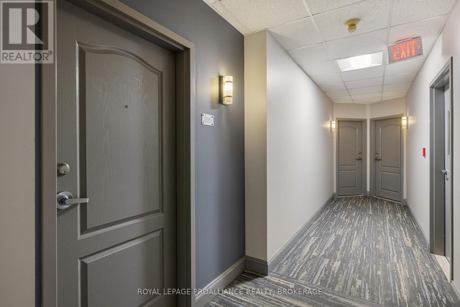 205 - 350 Wellington Street, Kingston, Ontario  K7K 7J7 - Photo 5 - X12110591