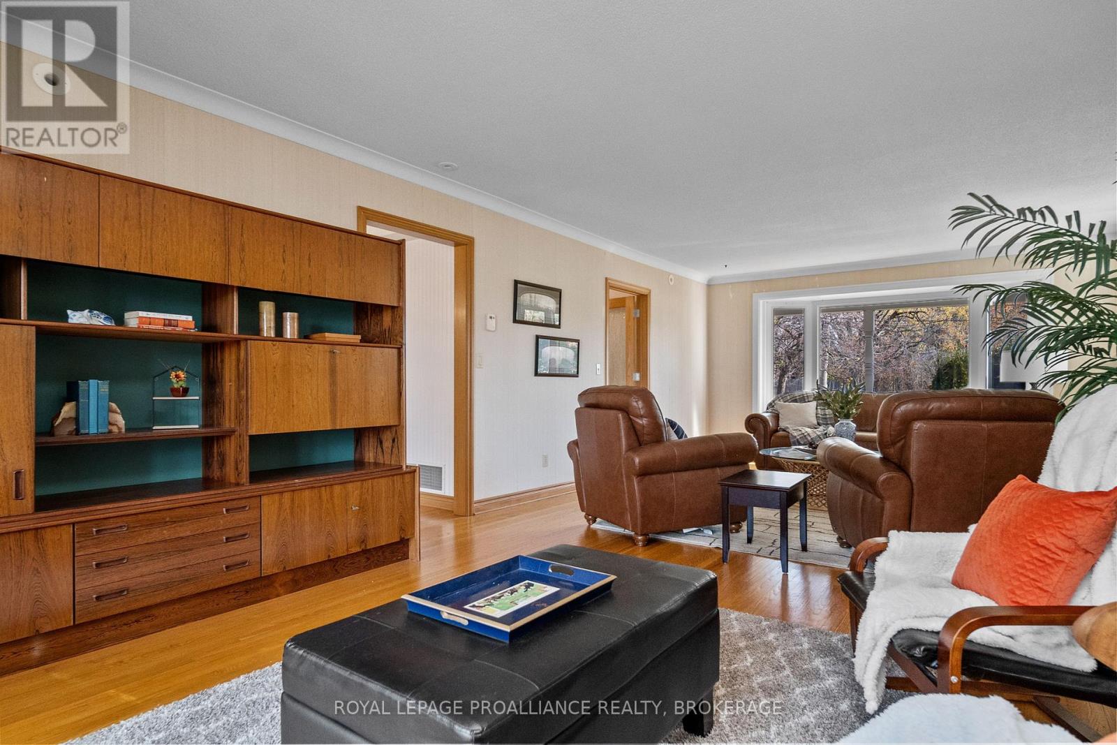 1021 Sydenham Road, Kingston, Ontario  K7M 3L8 - Photo 10 - X12112334
