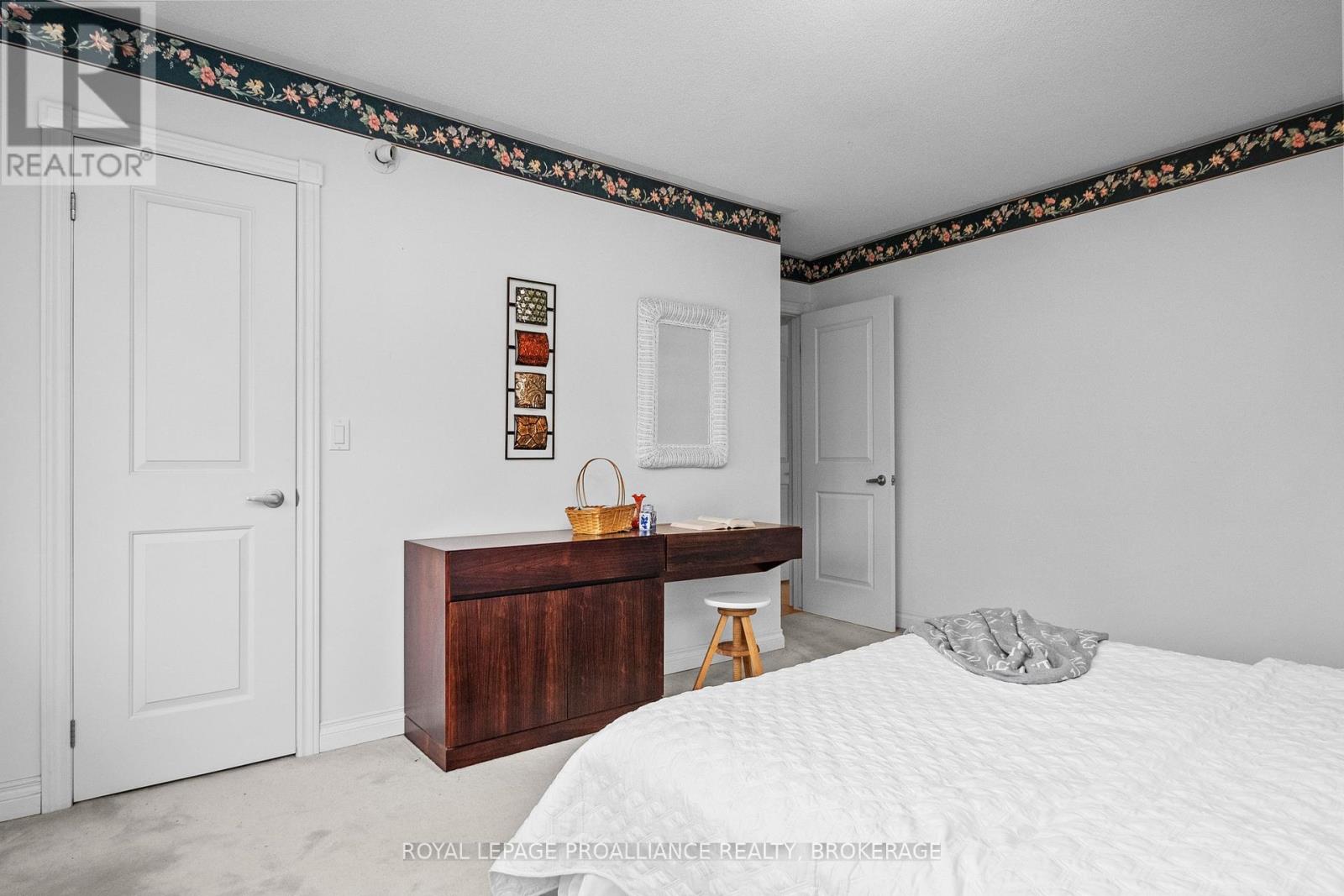 1021 Sydenham Road, Kingston, Ontario  K7M 3L8 - Photo 27 - X12112334