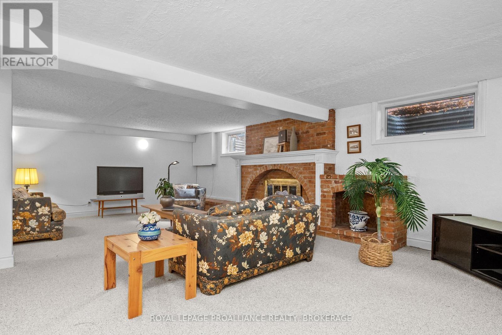 1021 Sydenham Road, Kingston, Ontario  K7M 3L8 - Photo 34 - X12112334