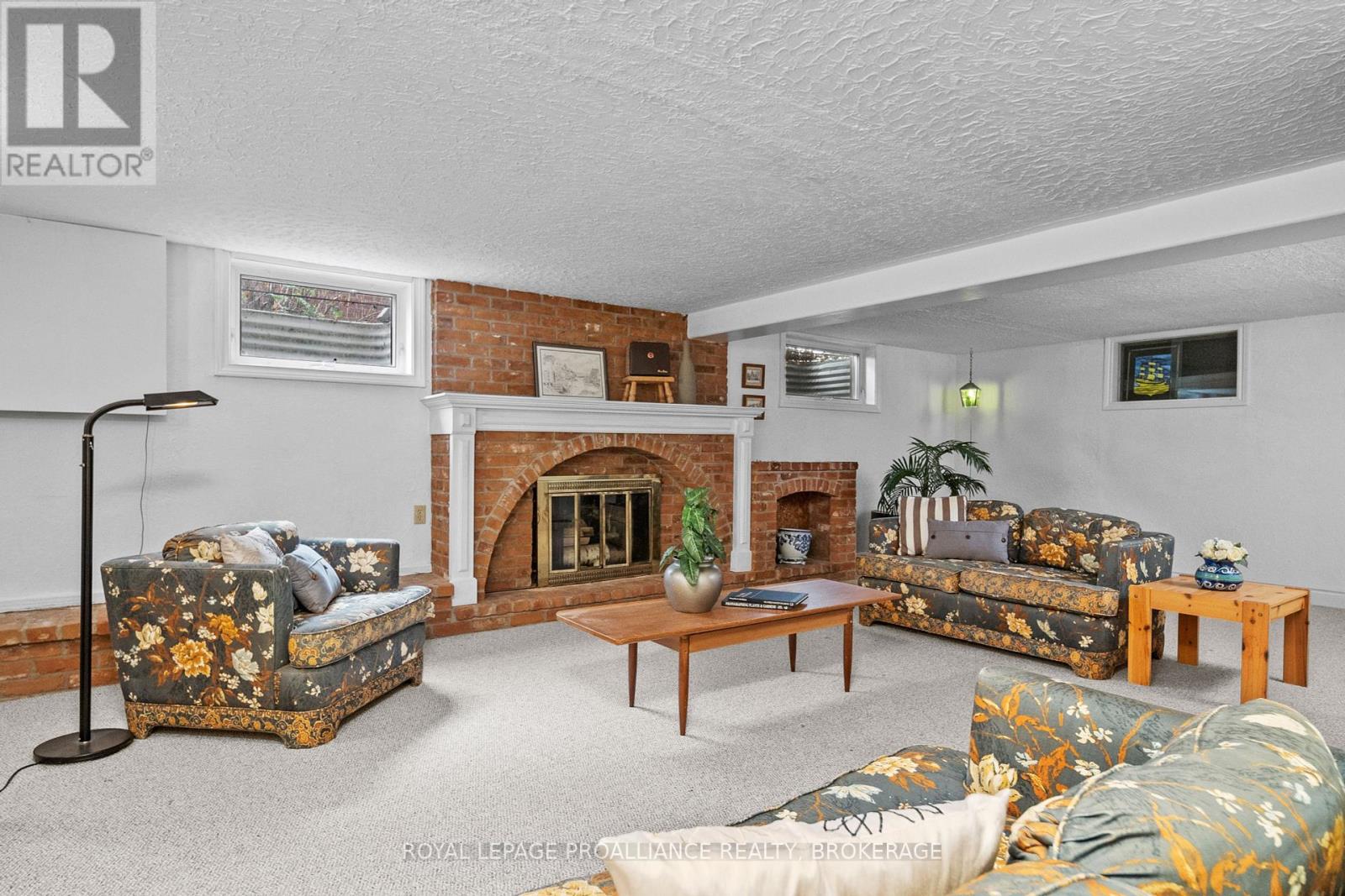 1021 Sydenham Road, Kingston, Ontario  K7M 3L8 - Photo 36 - X12112334