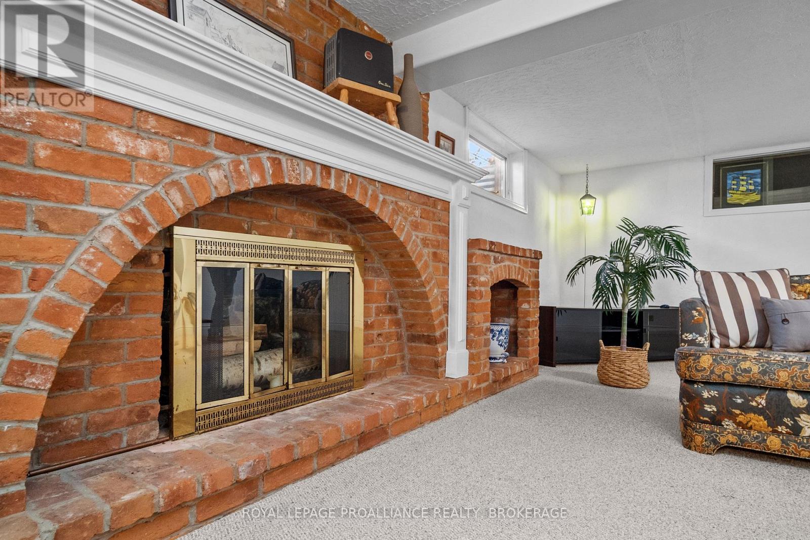 1021 Sydenham Road, Kingston, Ontario  K7M 3L8 - Photo 37 - X12112334