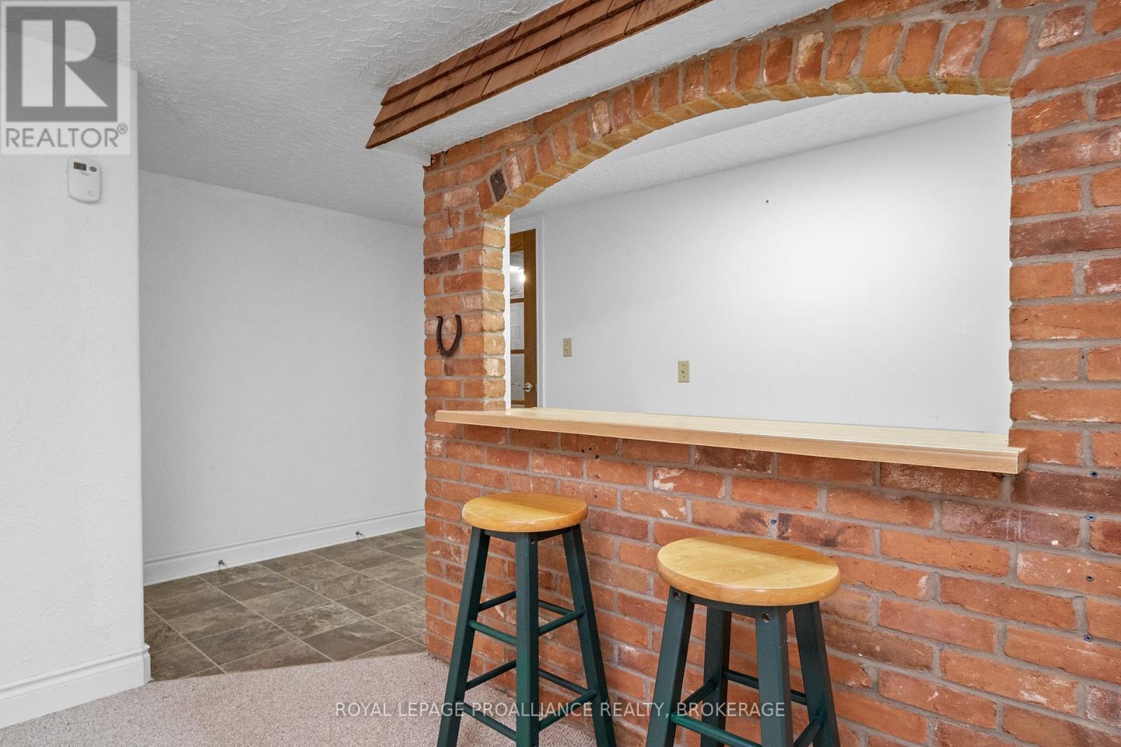 1021 Sydenham Road, Kingston, Ontario  K7M 3L8 - Photo 38 - X12112334