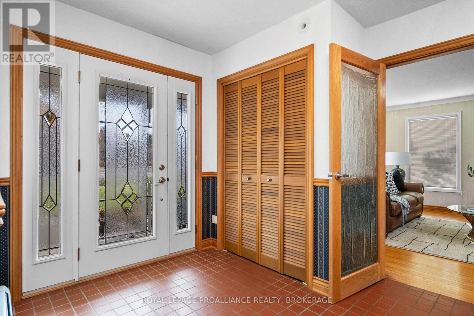 1021 Sydenham Road, Kingston, Ontario  K7M 3L8 - Photo 4 - X12112334