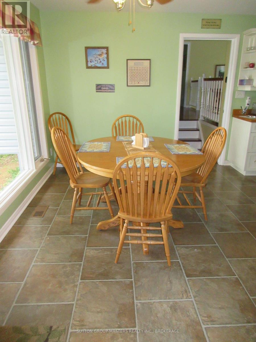 1119 Narrows Lane, Frontenac, Ontario  K0H 2L0 - Photo 12 - X12114724