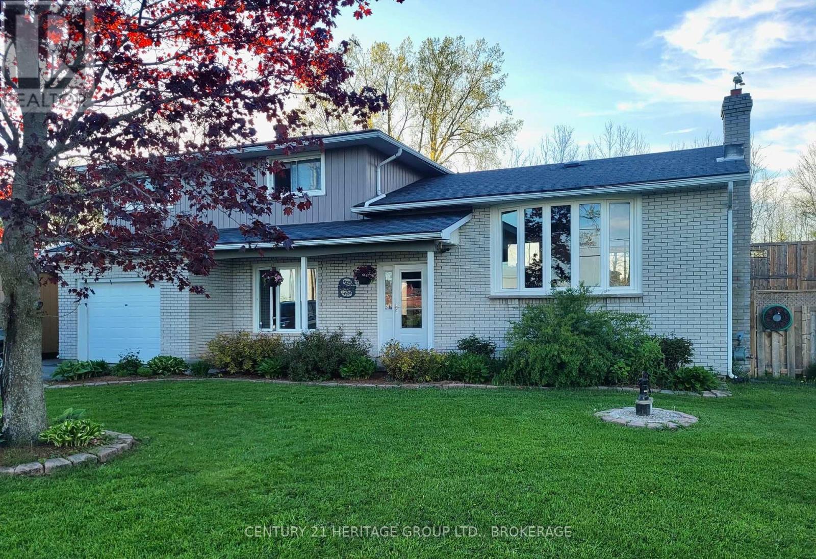 415 Shane Street, Loyalist, Ontario  K0H 2H0 - Photo 2 - X12115255