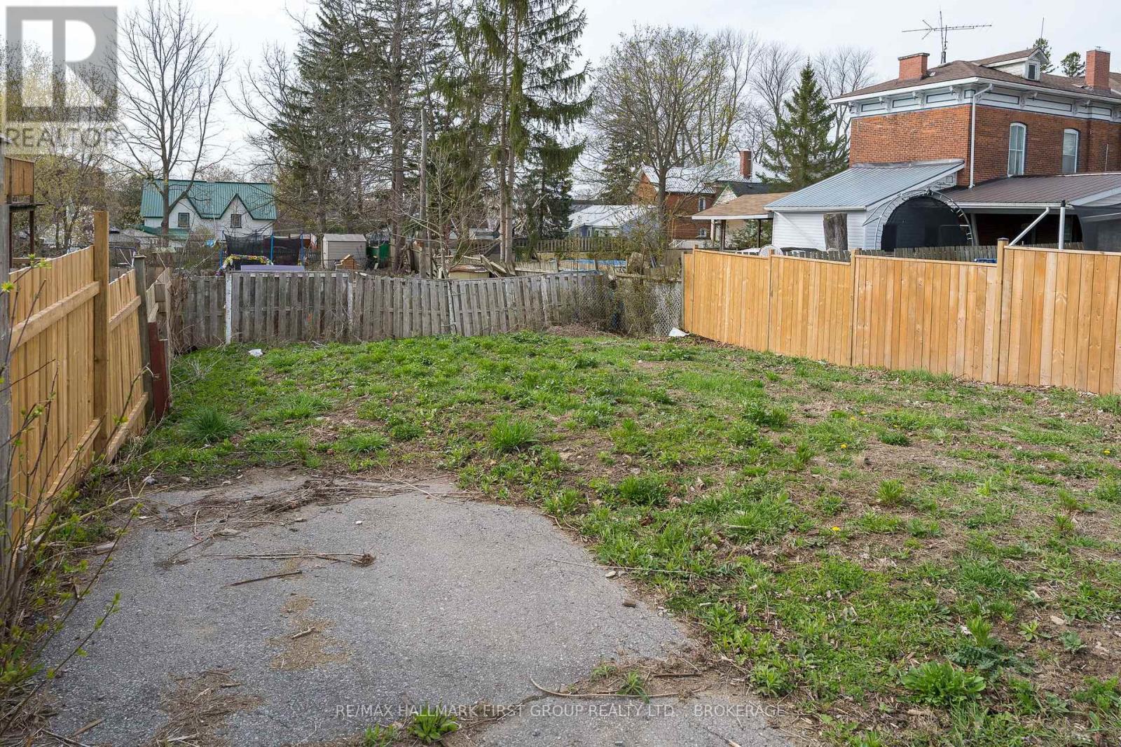 284 Dundas Street, Deseronto, Ontario  K0K 1X0 - Photo 6 - X12115757