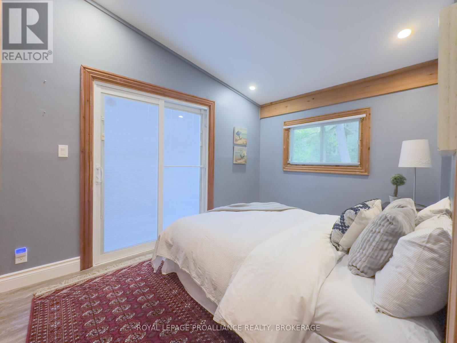 915 Woodridge Lane, Leeds And The Thousand Islands, Ontario  K0E 1B0 - Photo 17 - X12115770
