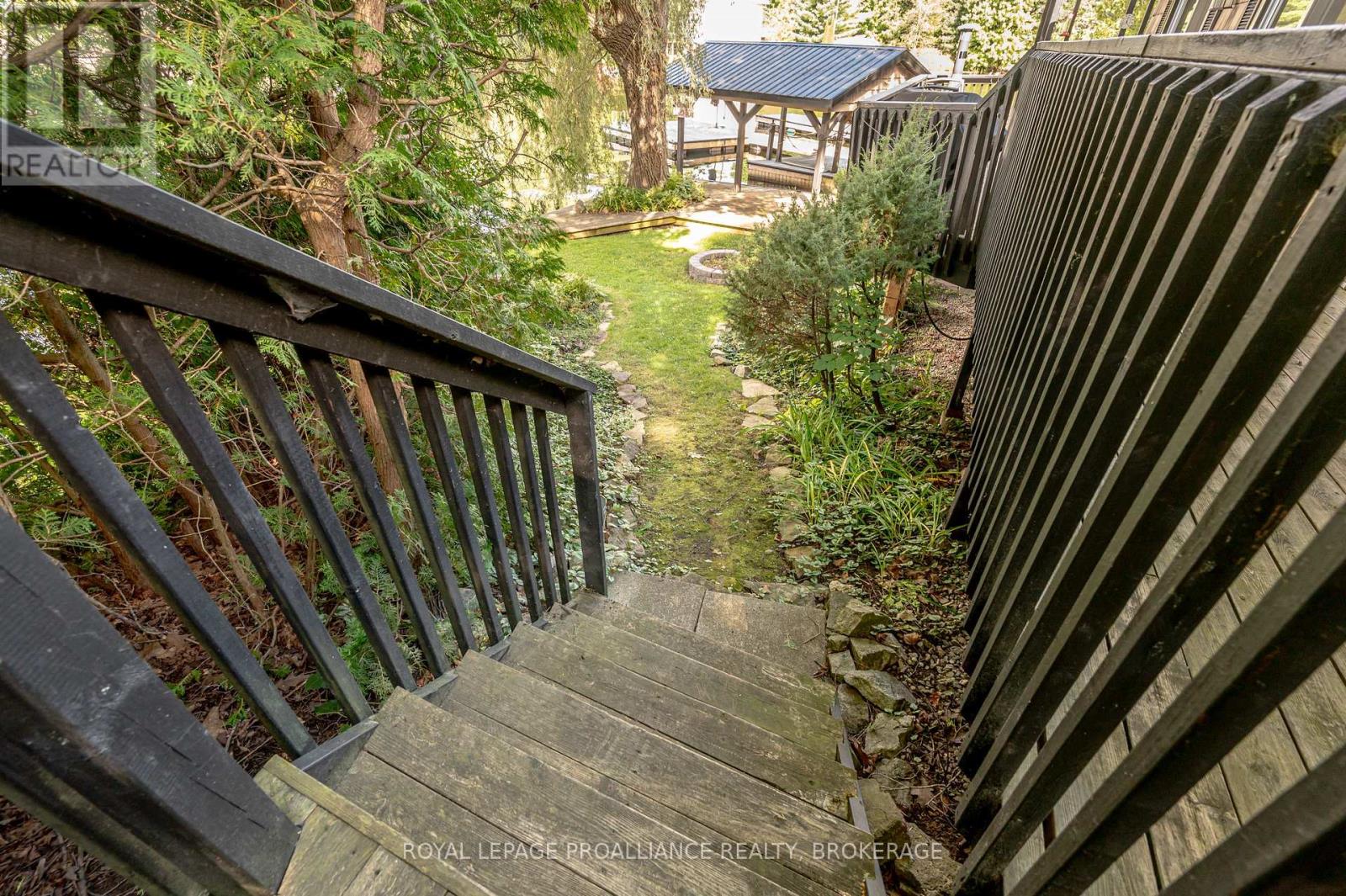 915 Woodridge Lane, Leeds And The Thousand Islands, Ontario  K0E 1B0 - Photo 29 - X12115770