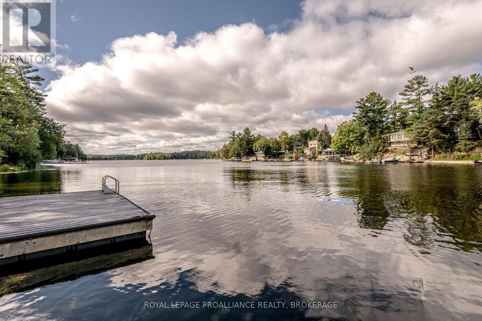 915 Woodridge Lane, Leeds And The Thousand Islands, Ontario  K0E 1B0 - Photo 3 - X12115770