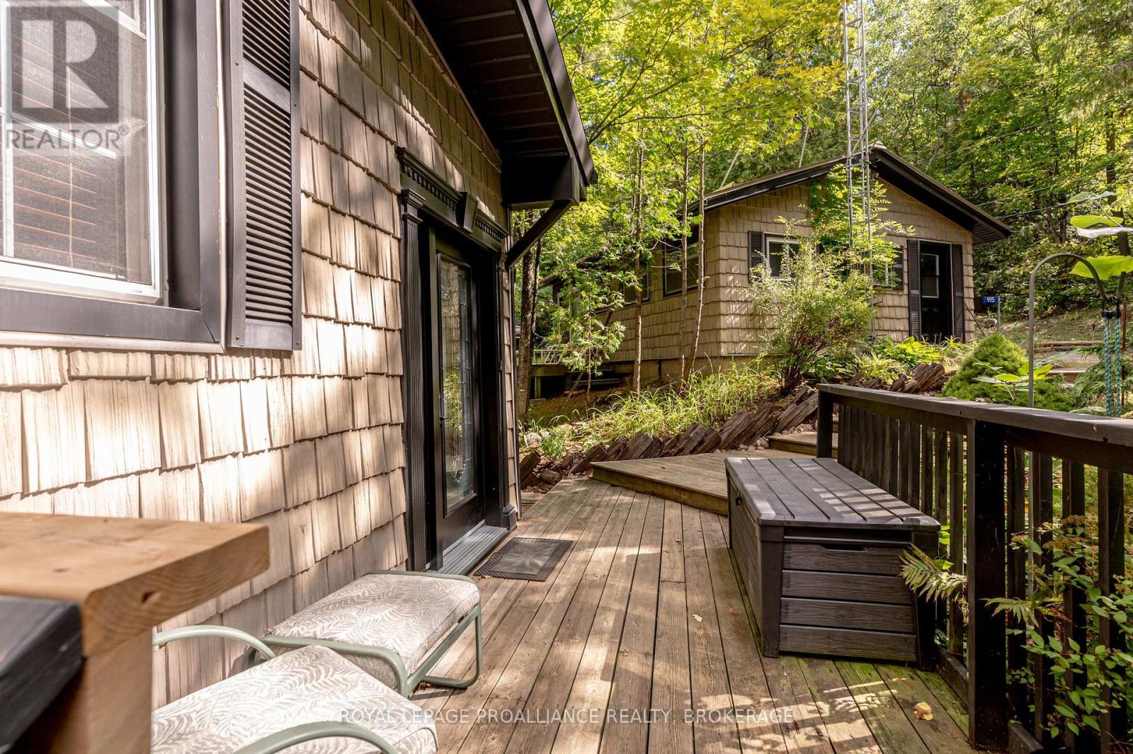 915 Woodridge Lane, Leeds And The Thousand Islands, Ontario  K0E 1B0 - Photo 31 - X12115770