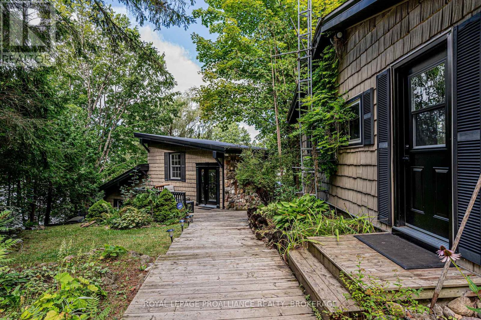915 Woodridge Lane, Leeds And The Thousand Islands, Ontario  K0E 1B0 - Photo 33 - X12115770