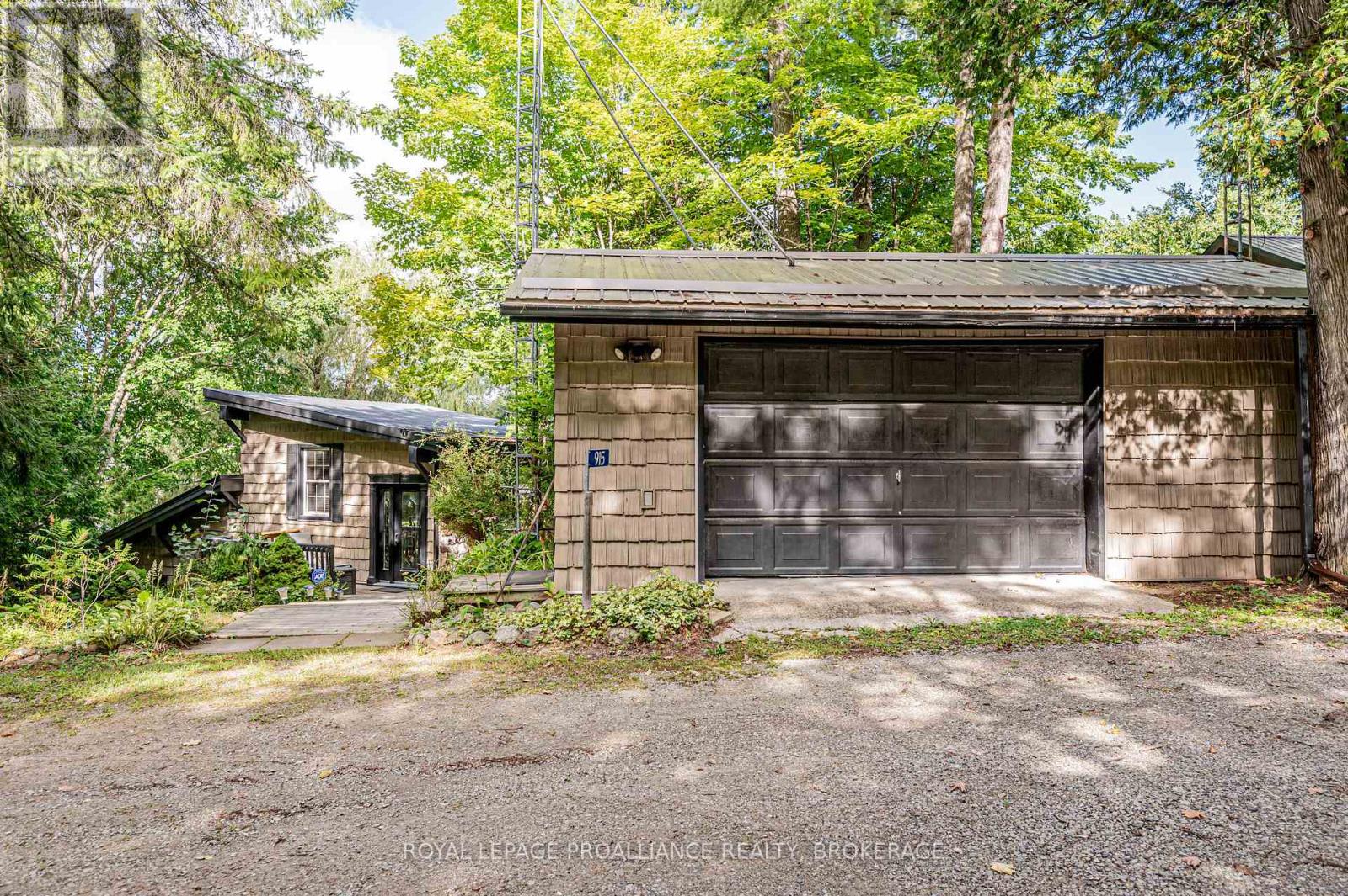 915 Woodridge Lane, Leeds And The Thousand Islands, Ontario  K0E 1B0 - Photo 34 - X12115770