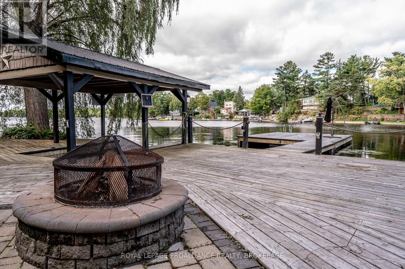 915 Woodridge Lane, Leeds And The Thousand Islands, Ontario  K0E 1B0 - Photo 37 - X12115770
