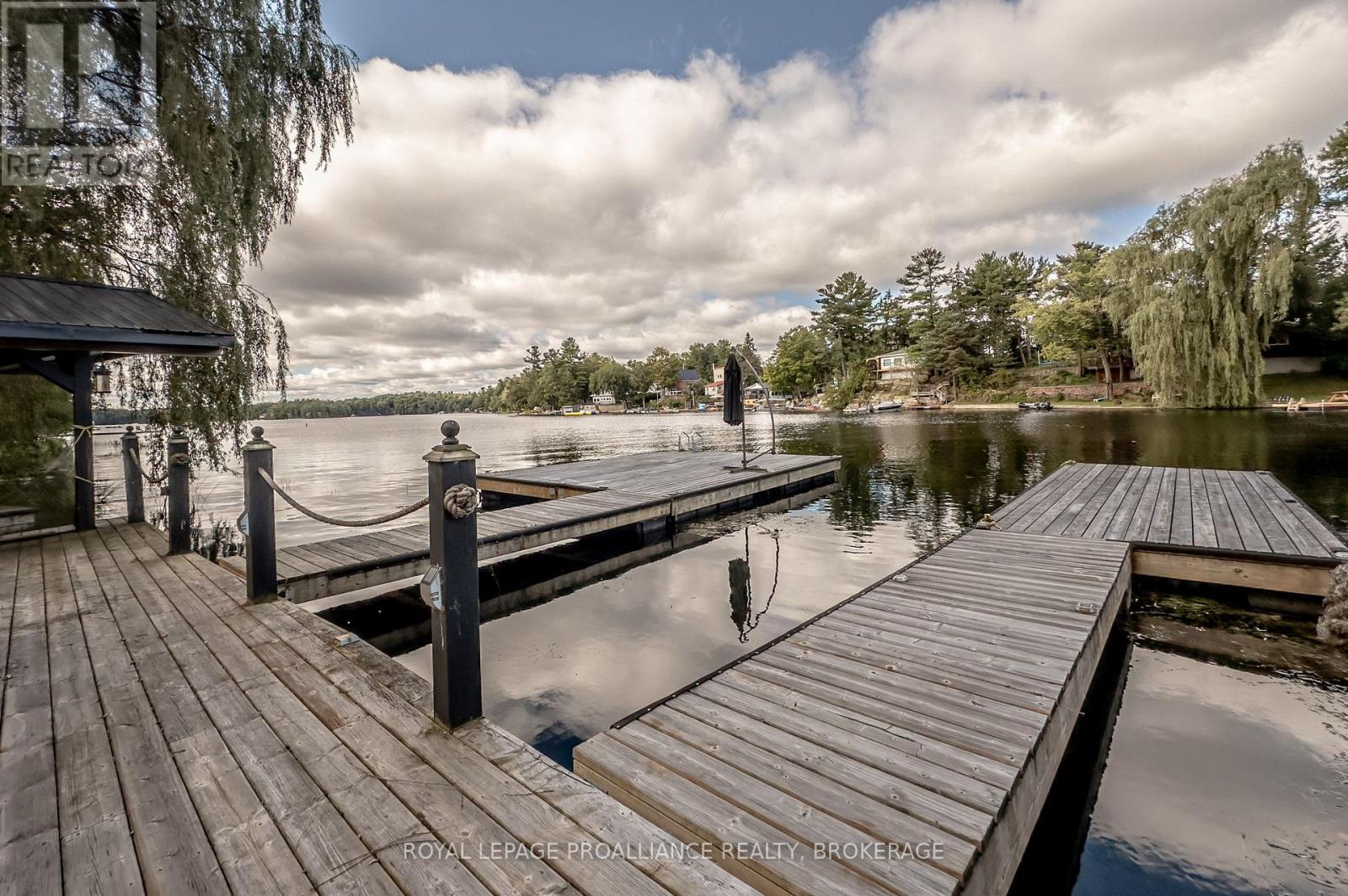 915 Woodridge Lane, Leeds And The Thousand Islands, Ontario  K0E 1B0 - Photo 38 - X12115770