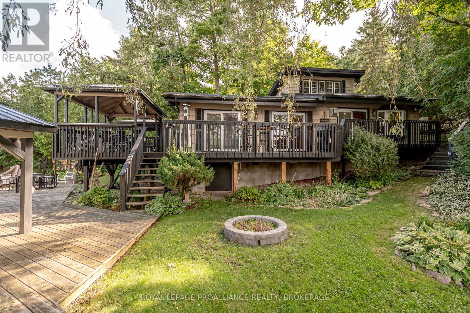 915 Woodridge Lane, Leeds And The Thousand Islands, Ontario  K0E 1B0 - Photo 4 - X12115770