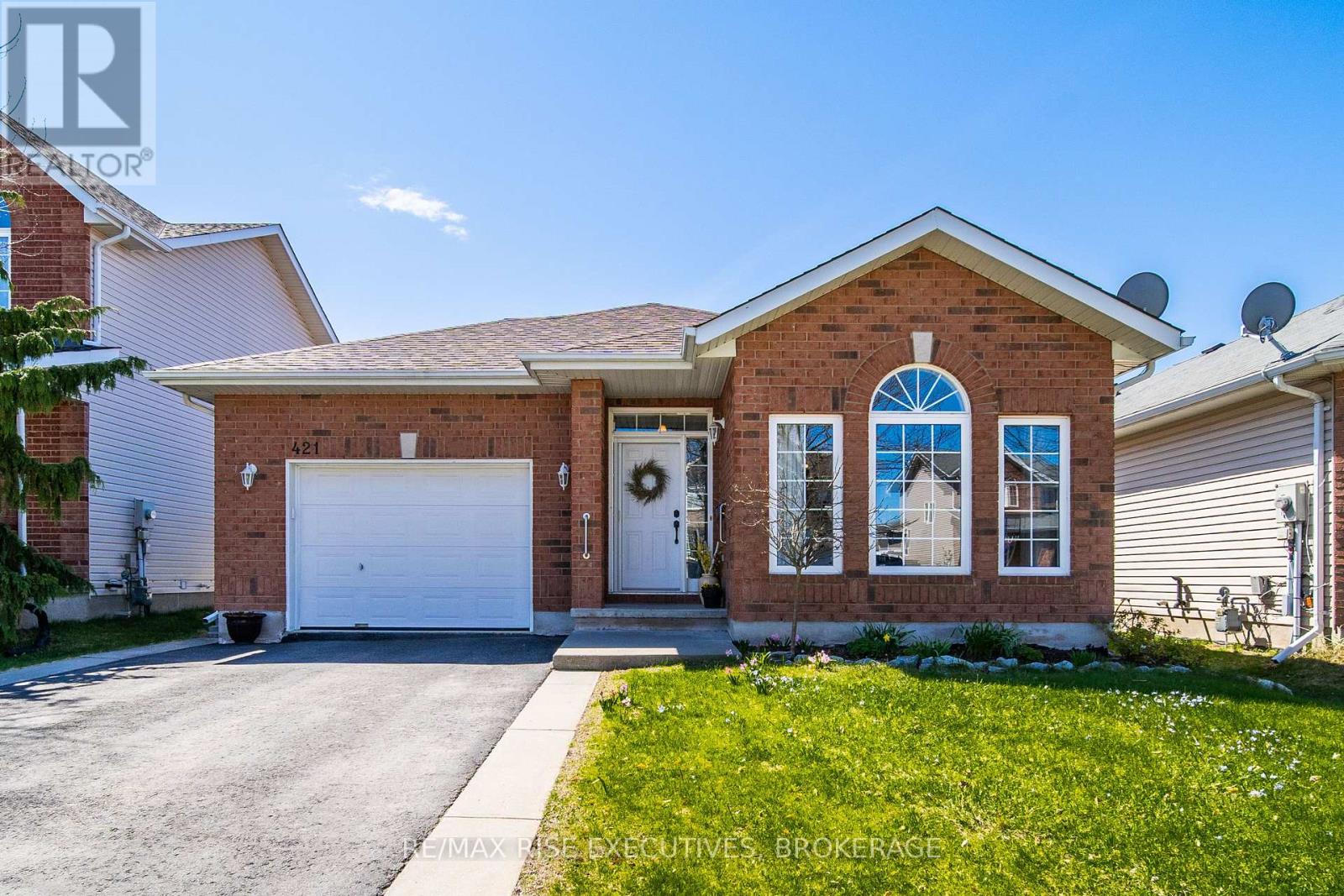 421 COOKE CRESCENT, Kingston, Ontario