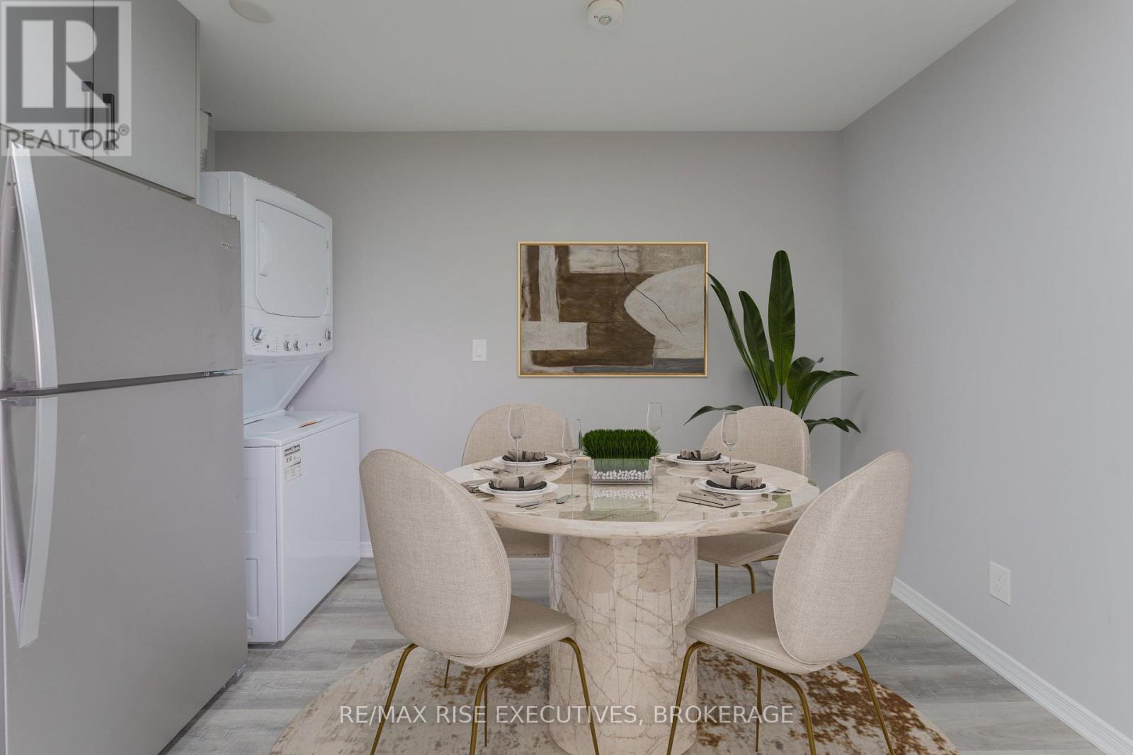 2 - 811 Overlea Court, Kingston, Ontario  K7M 6Z8 - Photo 5 - X12117370