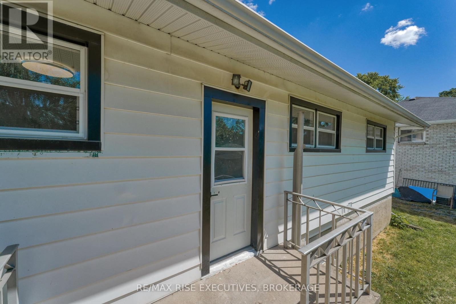 2 - 1640 Mary Street, Kingston, Ontario  K7M 5J1 - Photo 2 - X12117425