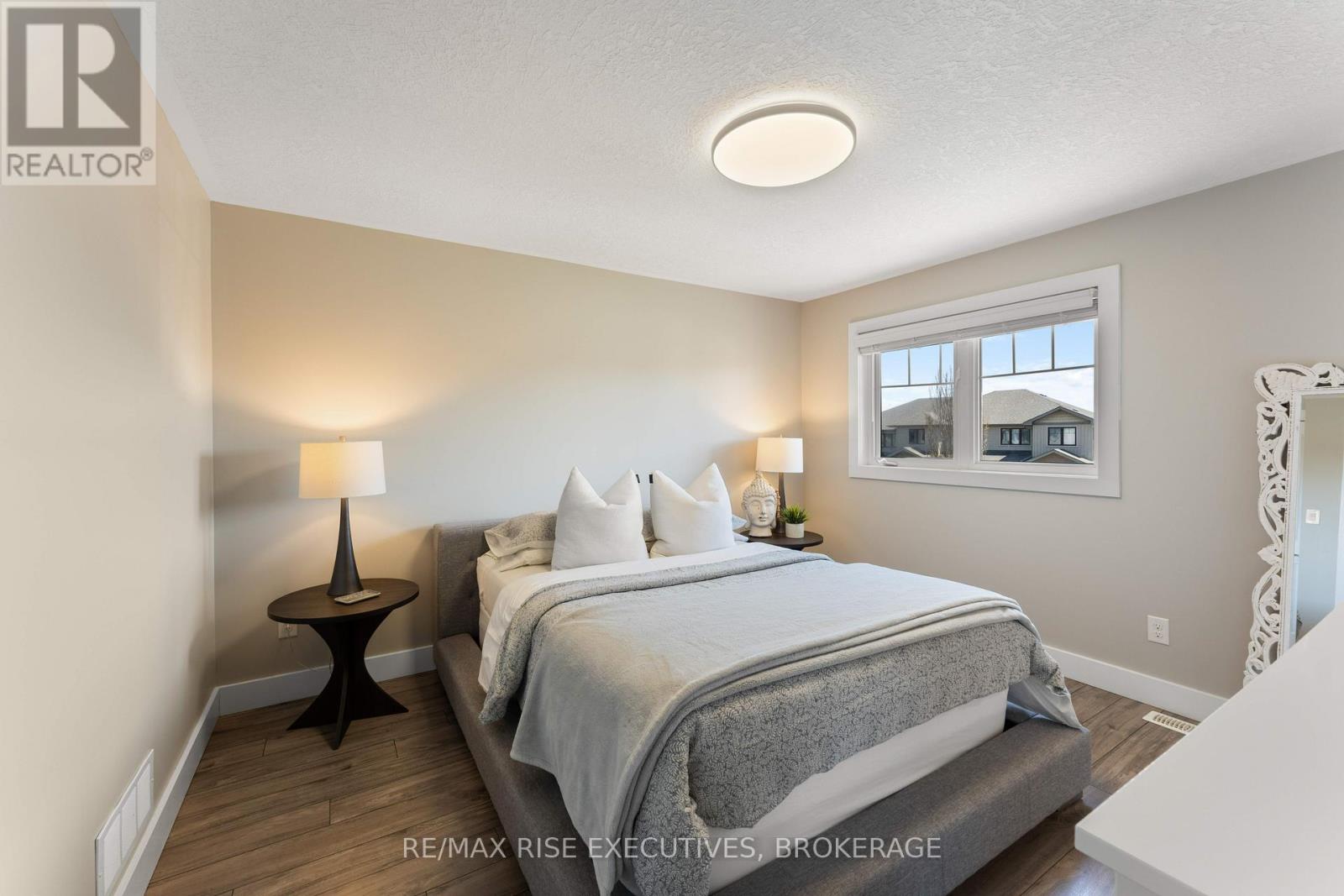 125 Simurda Court, Loyalist, Ontario  K7N 1Y7 - Photo 12 - X12118387
