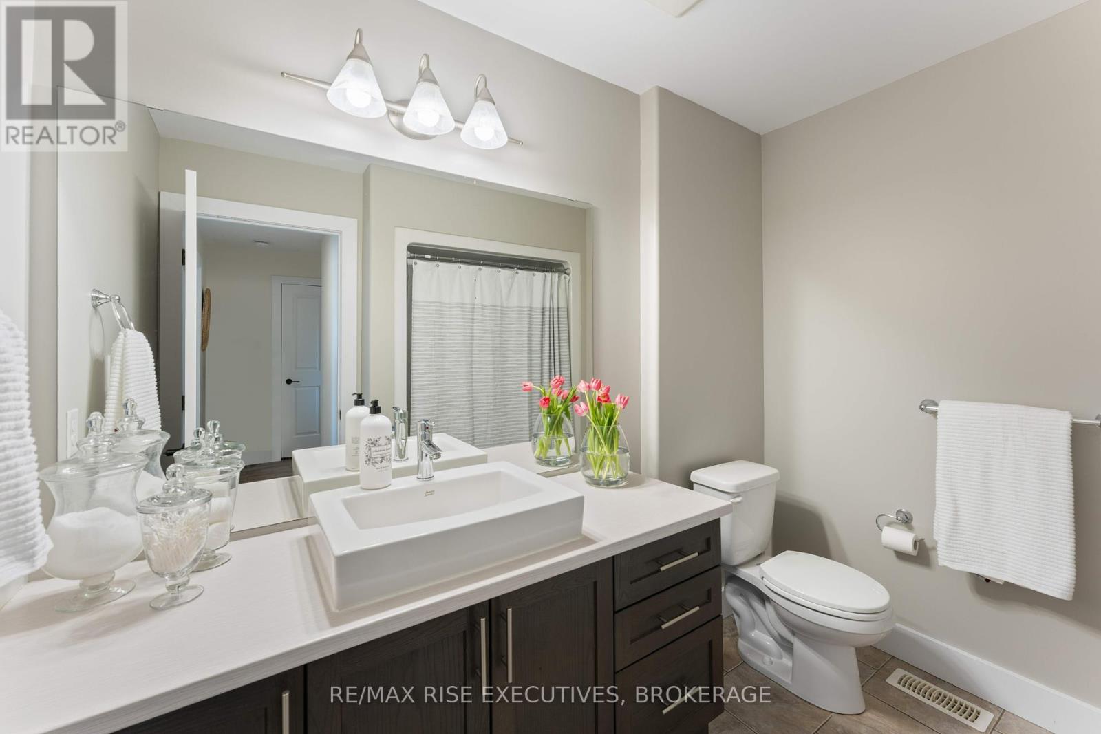 125 Simurda Court, Loyalist, Ontario  K7N 1Y7 - Photo 19 - X12118387