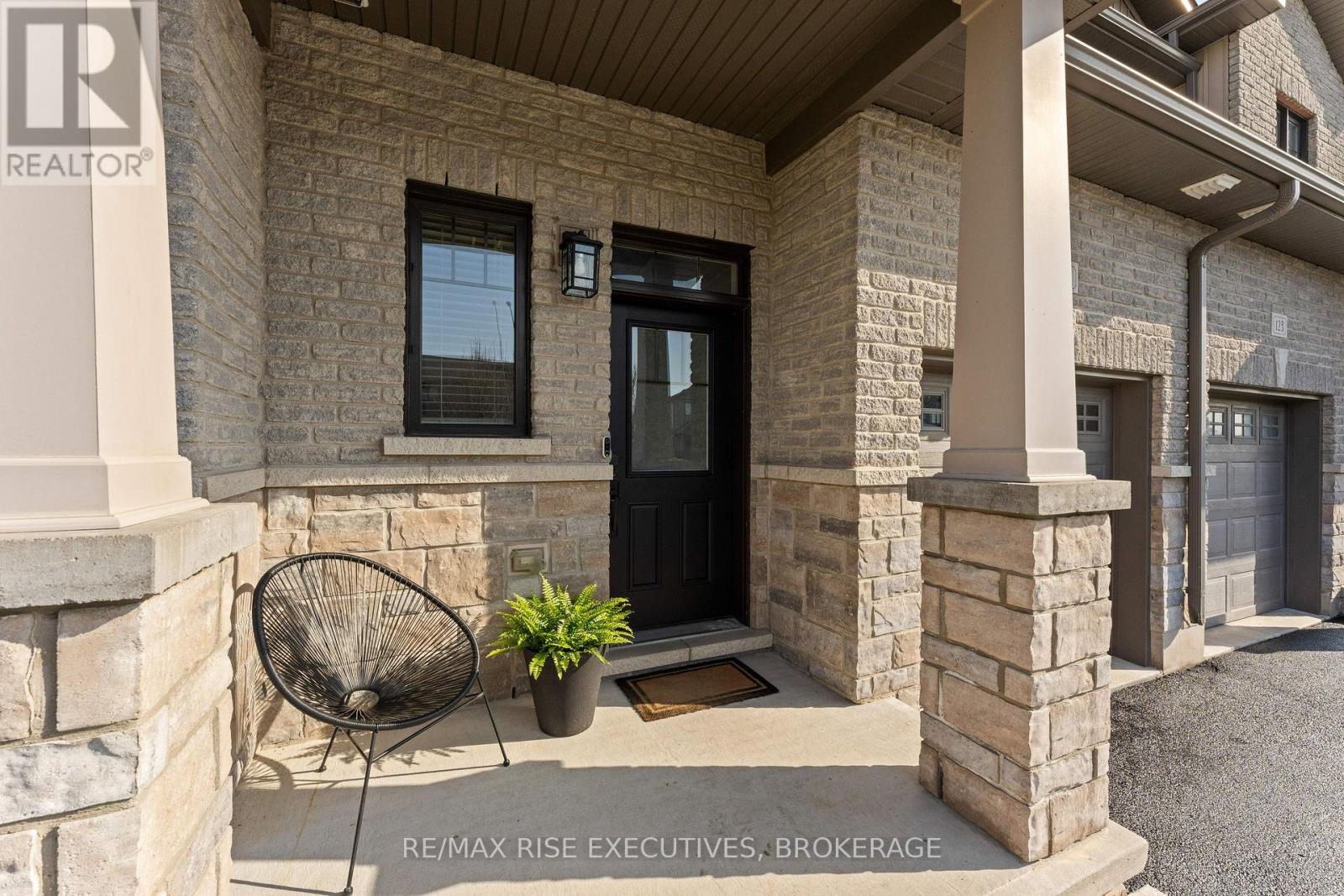125 Simurda Court, Loyalist, Ontario  K7N 1Y7 - Photo 2 - X12118387