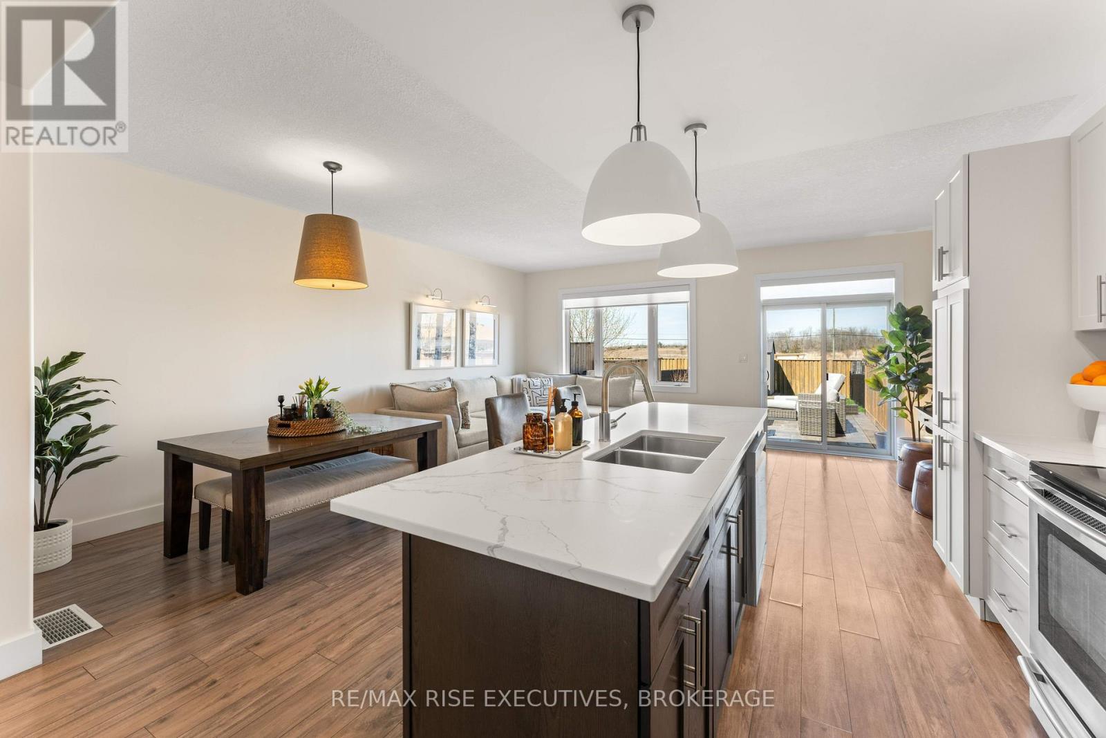 125 Simurda Court, Loyalist, Ontario  K7N 1Y7 - Photo 8 - X12118387