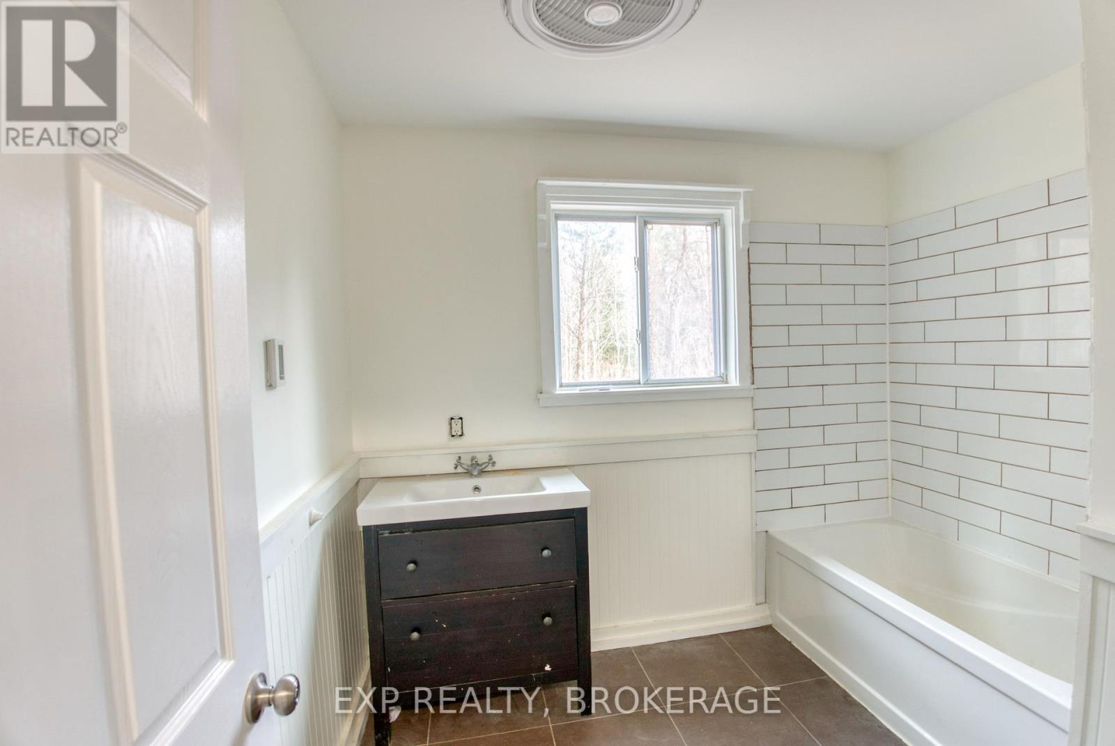 1801 Bordenwood Road N, Frontenac, Ontario  K0H 1B0 - Photo 17 - X12118415