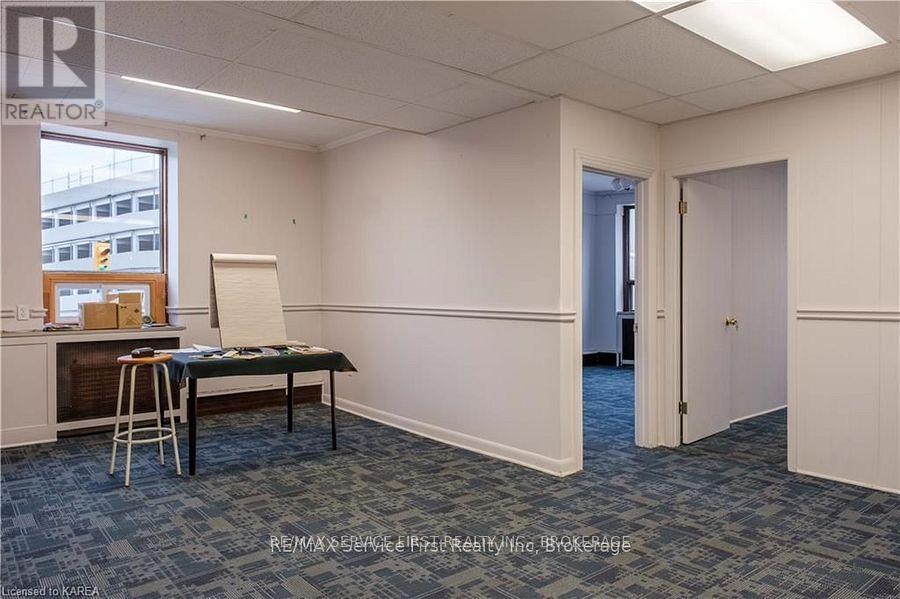 Unit #4 - 159 Wellington Street, Kingston, Ontario  K7L 3E1 - Photo 5 - X12118807