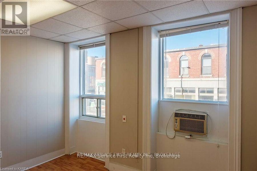 Unit 3 - 159 Wellington Street, Kingston, Ontario  K7L 3E1 - Photo 4 - X12119149