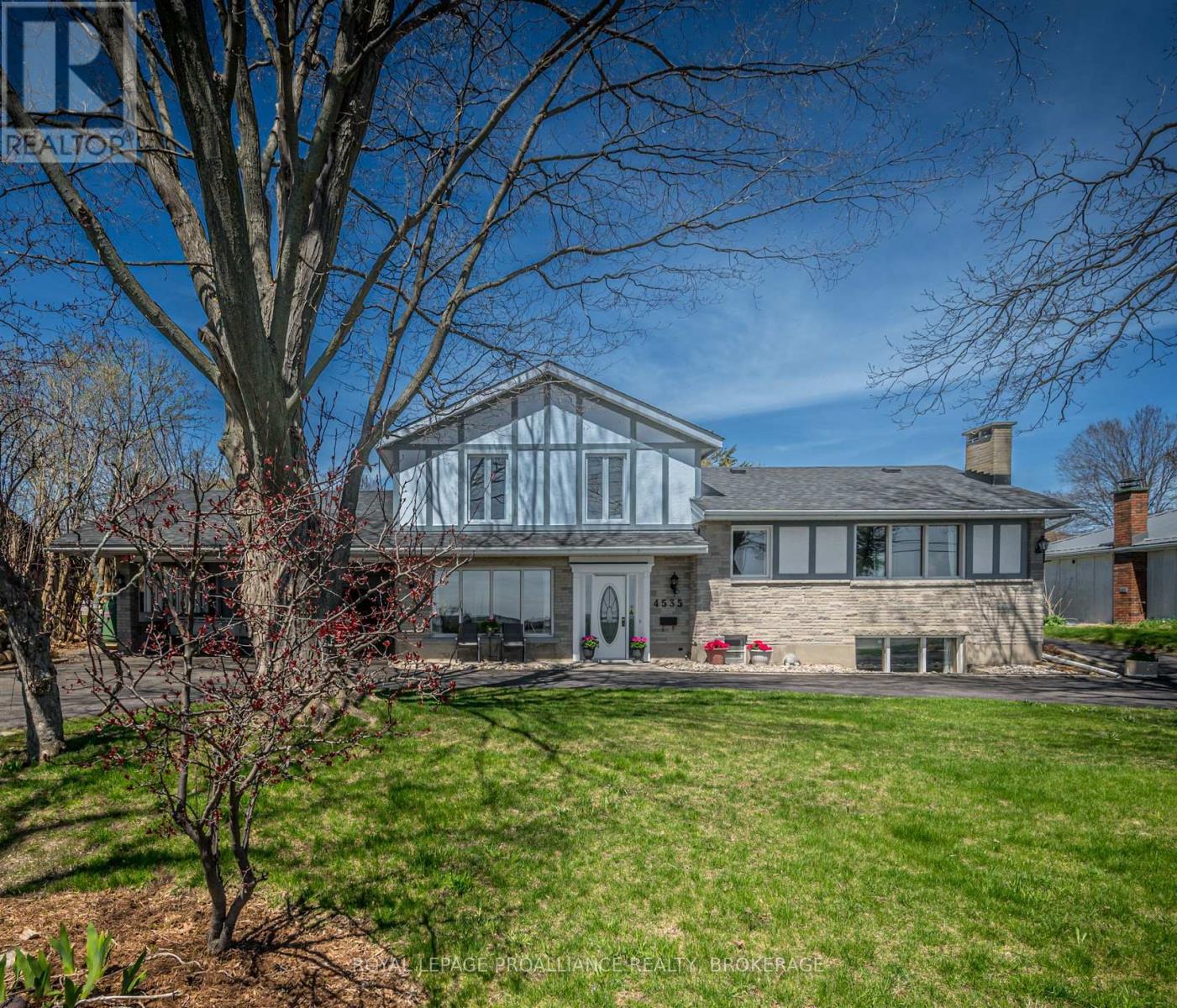 4535 Bath Road, Loyalist, Ontario  K7N 1A6 - Photo 1 - X12119375