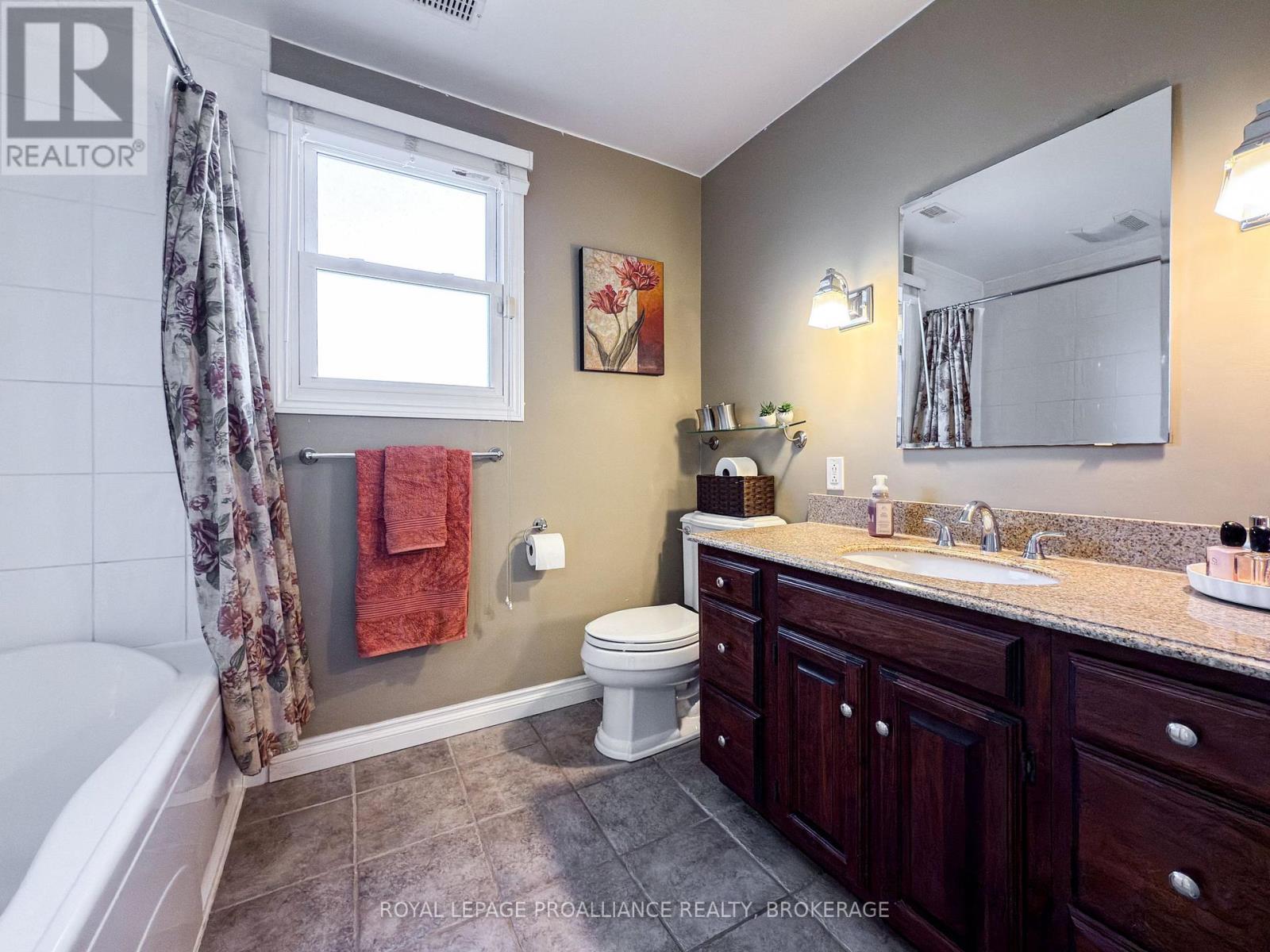 4535 Bath Road, Loyalist, Ontario  K7N 1A6 - Photo 26 - X12119375