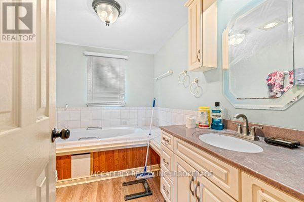 5532 Bath Road, Loyalist, Ontario  K0H 1G0 - Photo 25 - X12119406