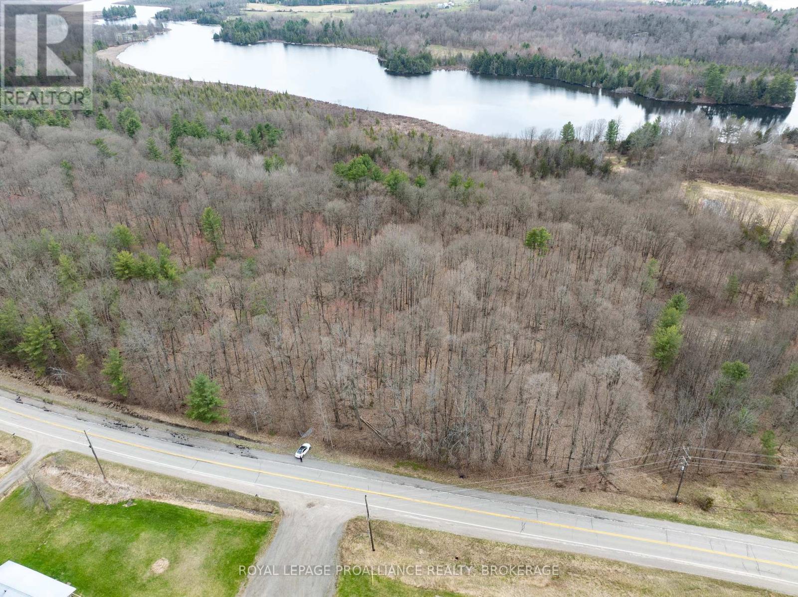 568 Lyndhurst Road, Leeds And The Thousand Islands, Ontario  K0E 1N0 - Photo 2 - X12120271