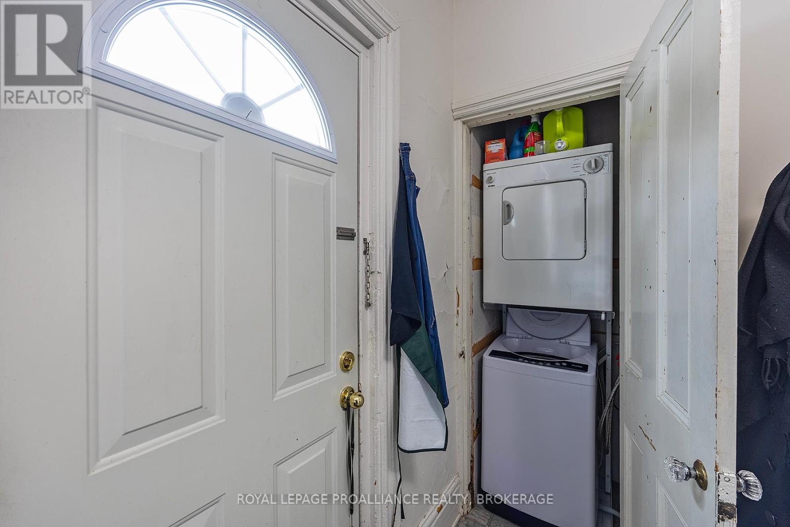 241 Johnson Street, Kingston, Ontario  K7L 1Y2 - Photo 16 - X12121182