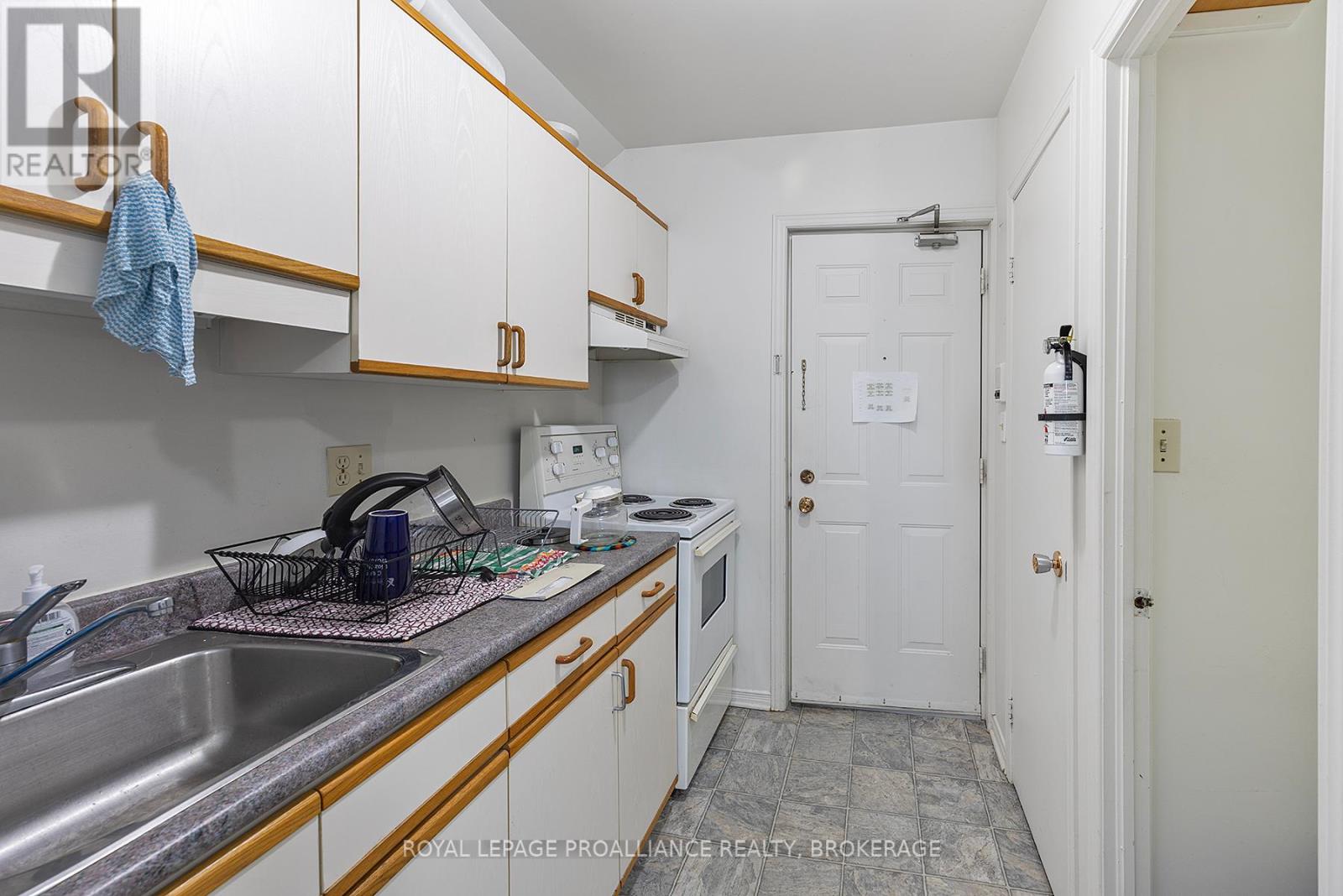 241 Johnson Street, Kingston, Ontario  K7L 1Y2 - Photo 19 - X12121182