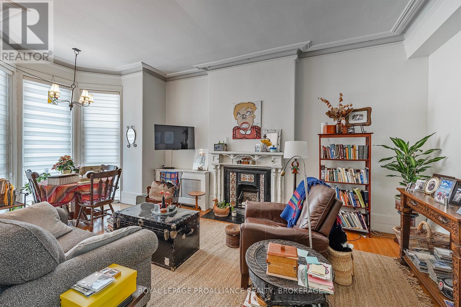 241 Johnson Street, Kingston, Ontario  K7L 1Y2 - Photo 9 - X12121182