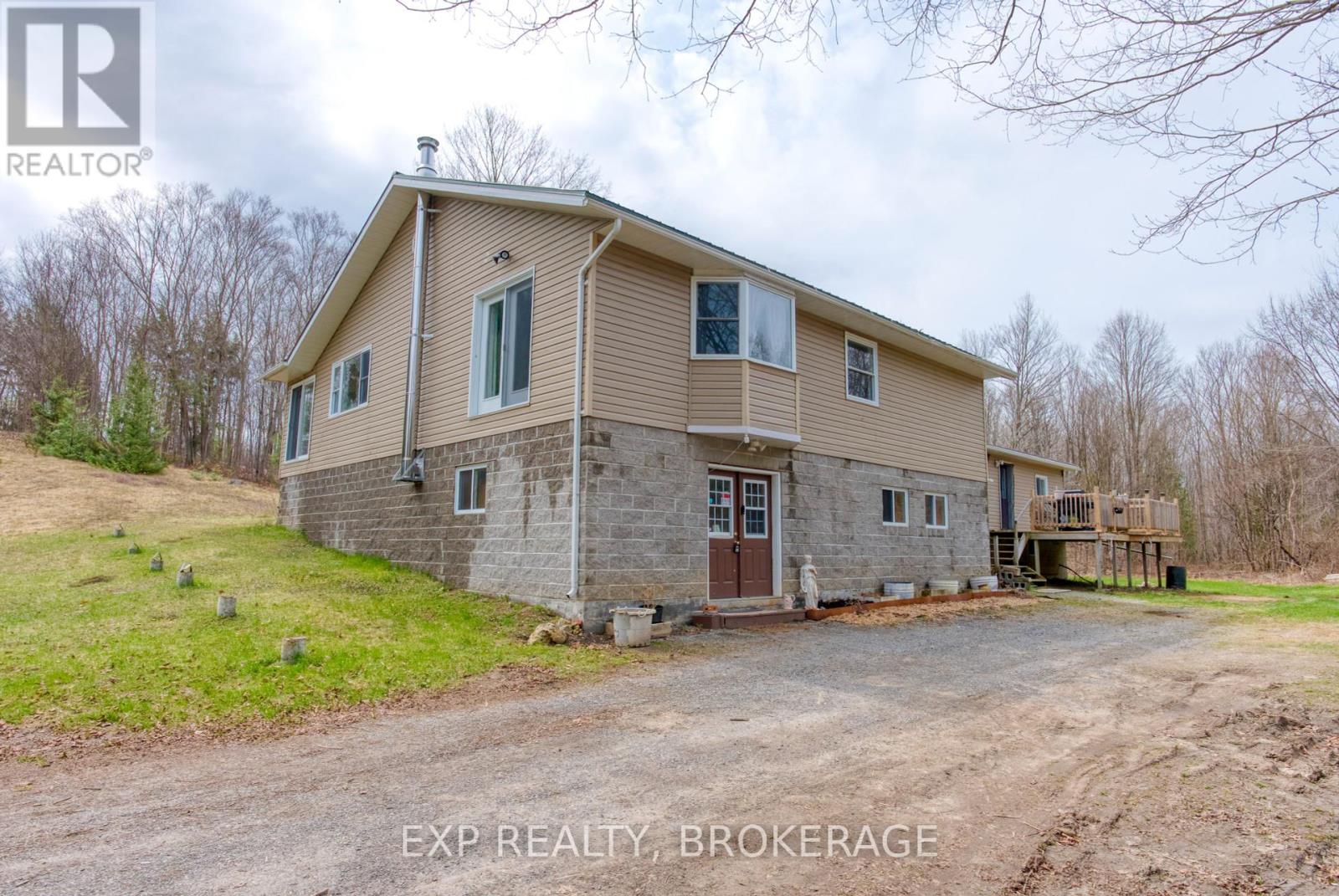 1073 Cox Road, Frontenac, Ontario  K0H 1B0 - Photo 2 - X12123465