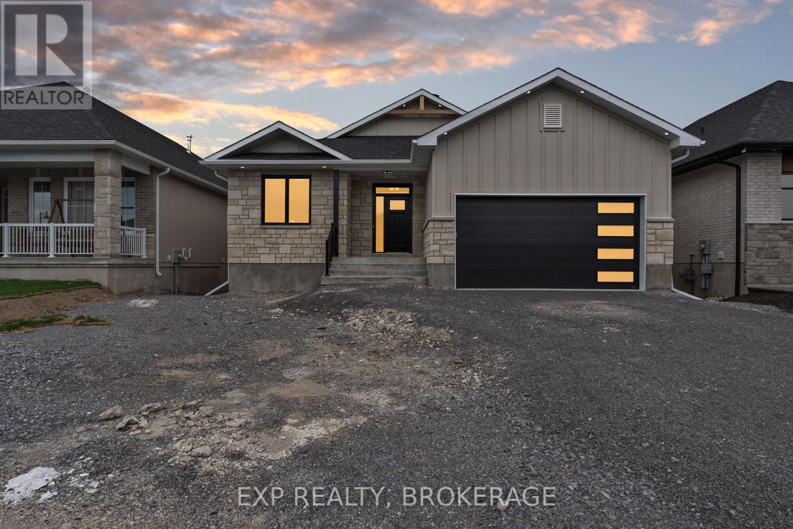1257 Carfa Crescent, Kingston, Ontario  K7P 0M7 - Photo 1 - X12124378