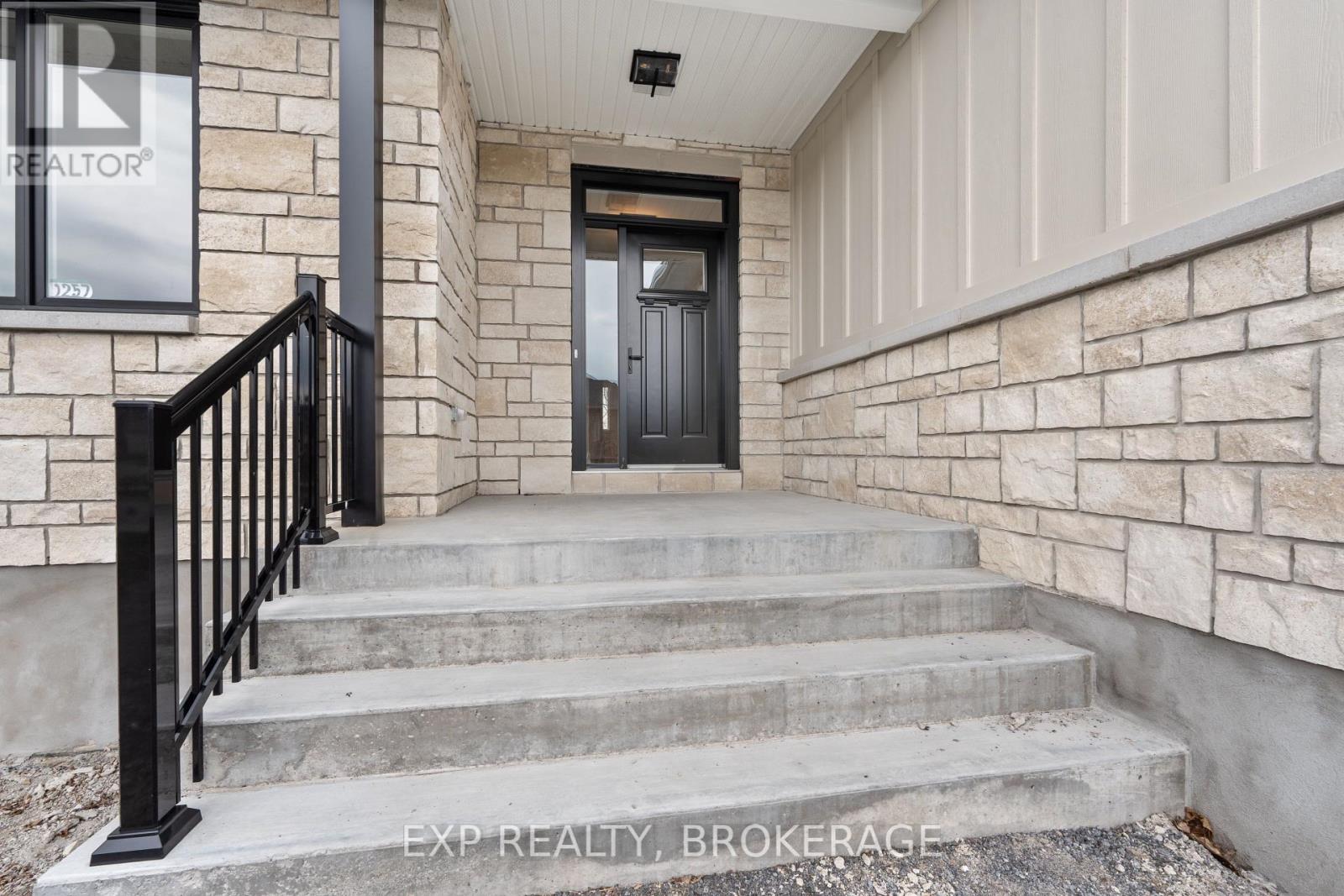 1257 Carfa Crescent, Kingston, Ontario  K7P 0M7 - Photo 4 - X12124378