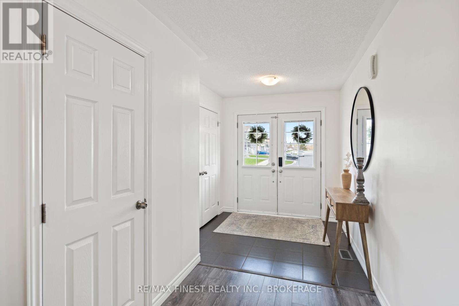 37 Brennan Crescent, Loyalist, Ontario  K0H 2H0 - Photo 12 - X12124967