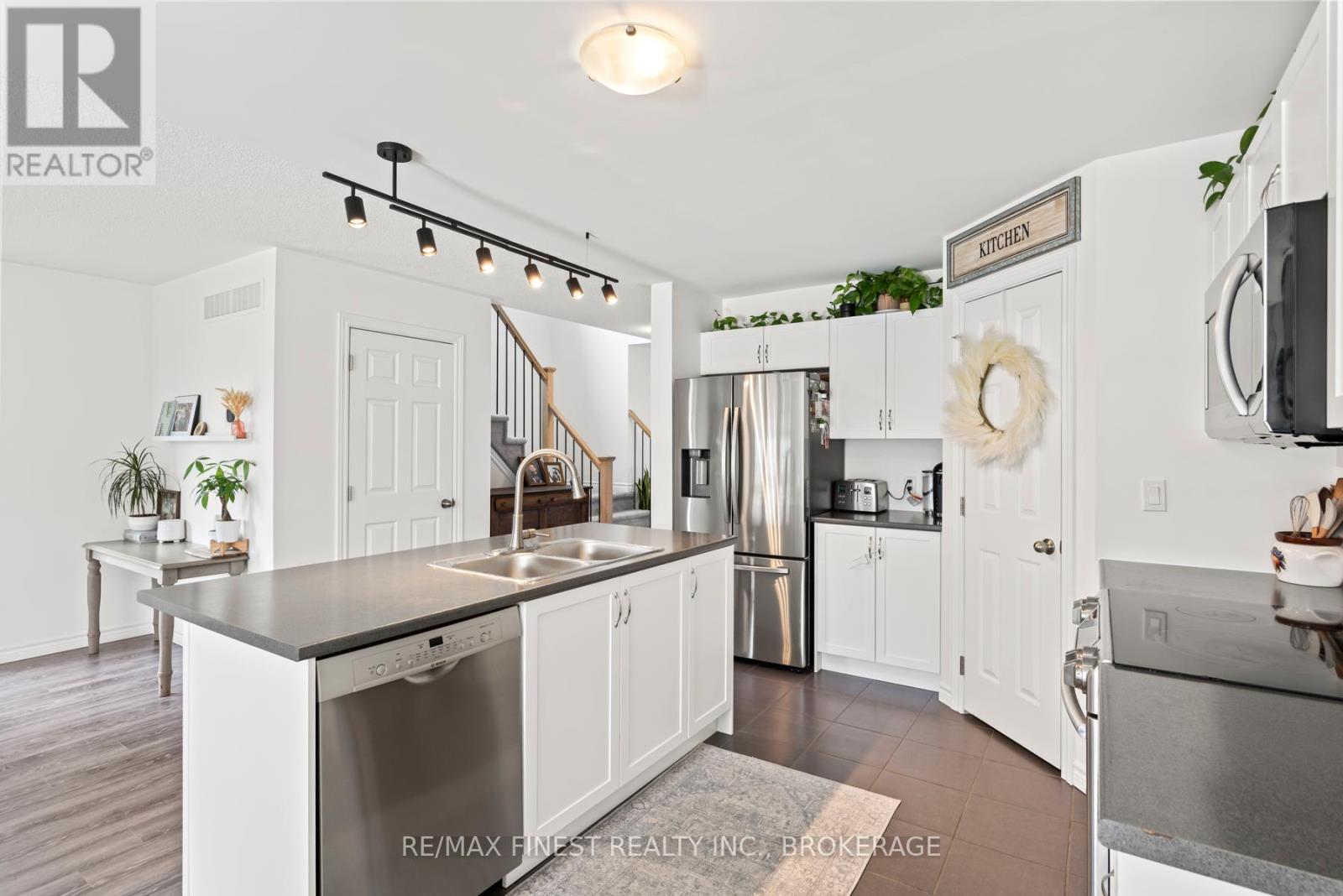 37 Brennan Crescent, Loyalist, Ontario  K0H 2H0 - Photo 18 - X12124967