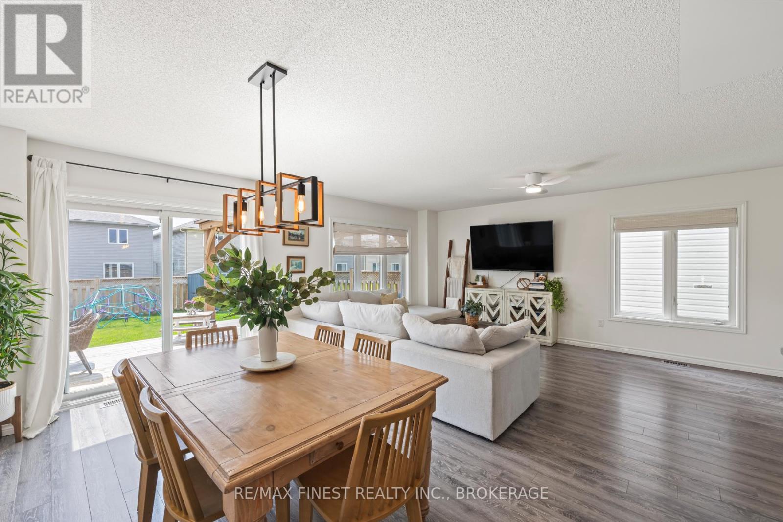 37 Brennan Crescent, Loyalist, Ontario  K0H 2H0 - Photo 19 - X12124967