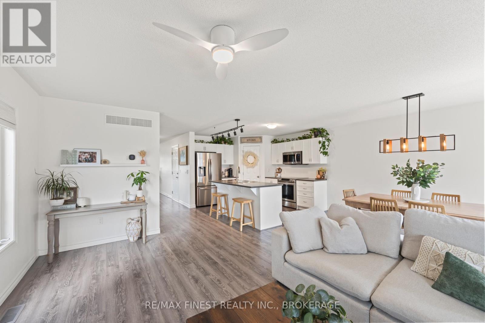 37 Brennan Crescent, Loyalist, Ontario  K0H 2H0 - Photo 25 - X12124967