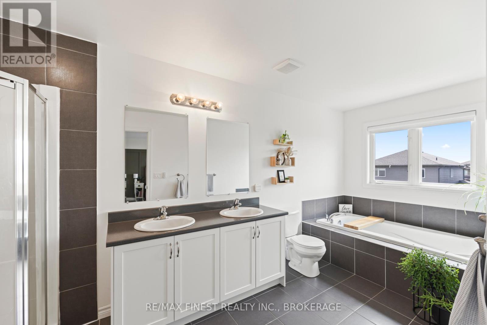 37 Brennan Crescent, Loyalist, Ontario  K0H 2H0 - Photo 33 - X12124967