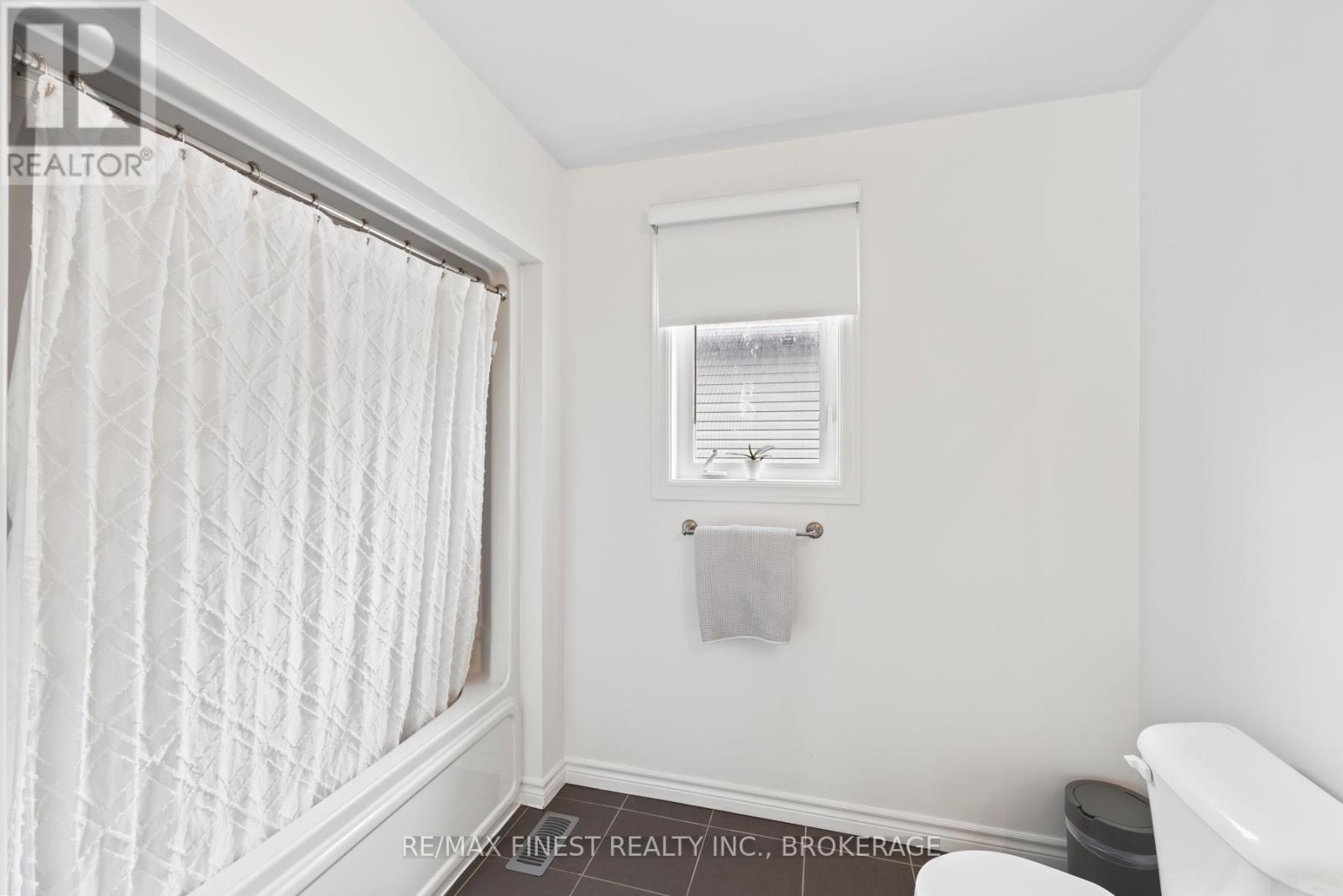 37 Brennan Crescent, Loyalist, Ontario  K0H 2H0 - Photo 38 - X12124967